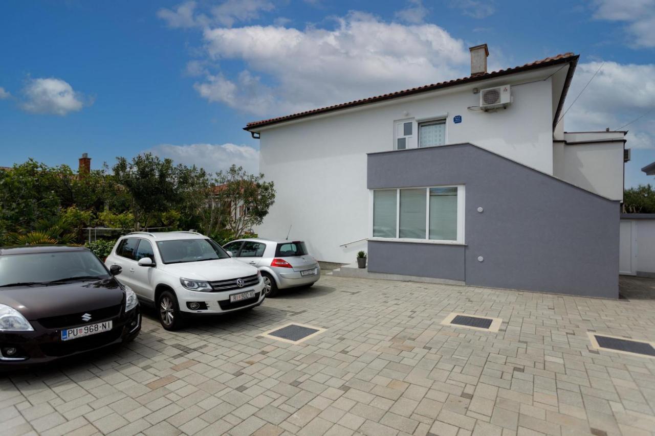 Apartman Laura Krk Town Eksteriør bilde