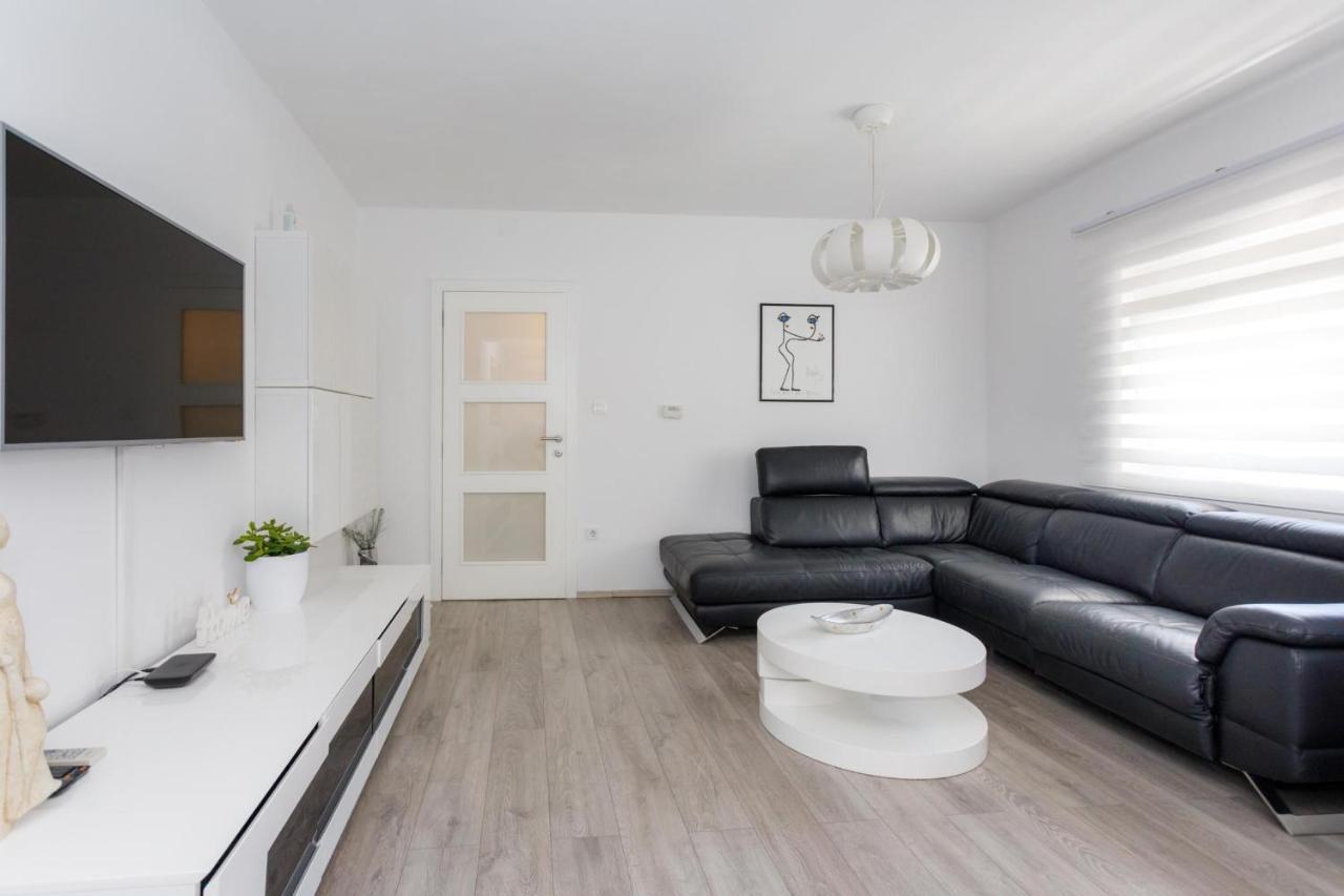 Apartman Laura Krk Town Eksteriør bilde