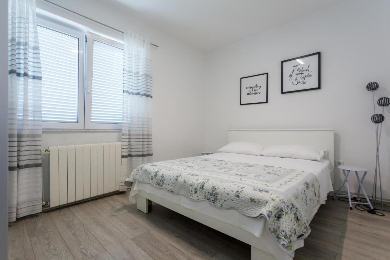 Apartman Laura Krk Town Eksteriør bilde